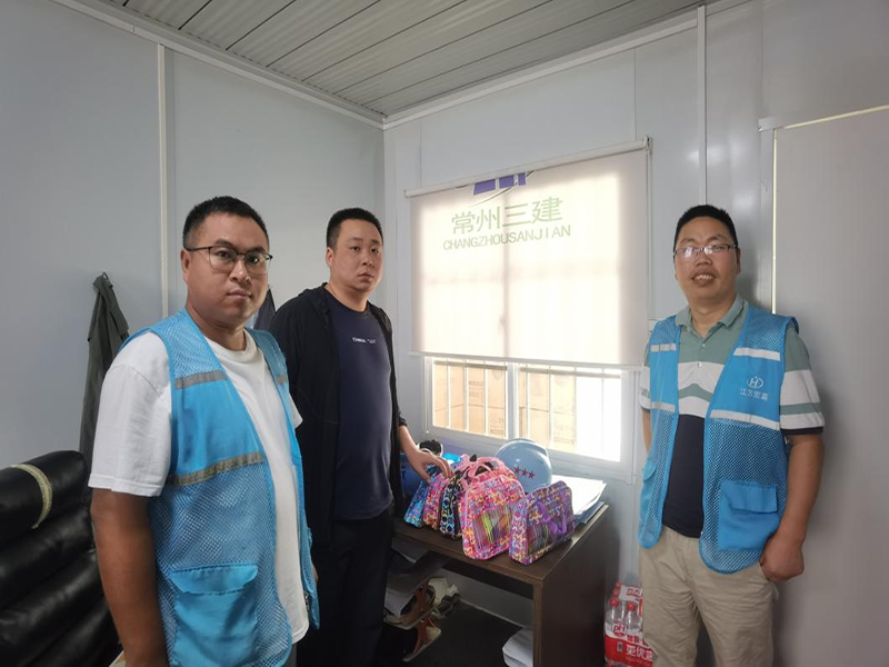 高溫慰問送清涼，真情關(guān)懷暖人心-江蘇宏嘉工程項目管理有限公司開展夏季現(xiàn)場高溫慰問活動